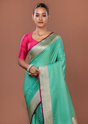 Green Uppada Silk Saree With Blouse Piece
