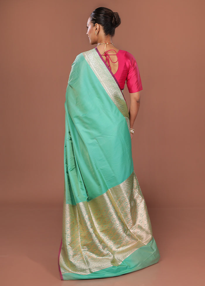 Green Uppada Silk Saree With Blouse Piece