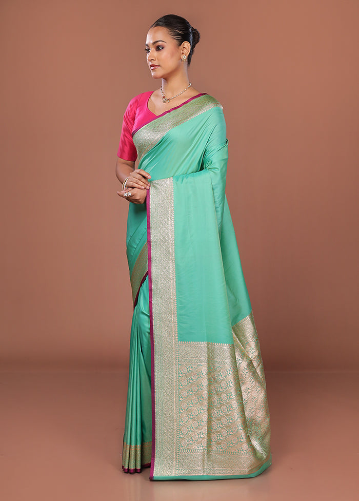 Green Uppada Silk Saree With Blouse Piece