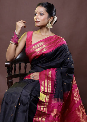 Black Gadwal Pure Silk Saree Without Blouse Piece