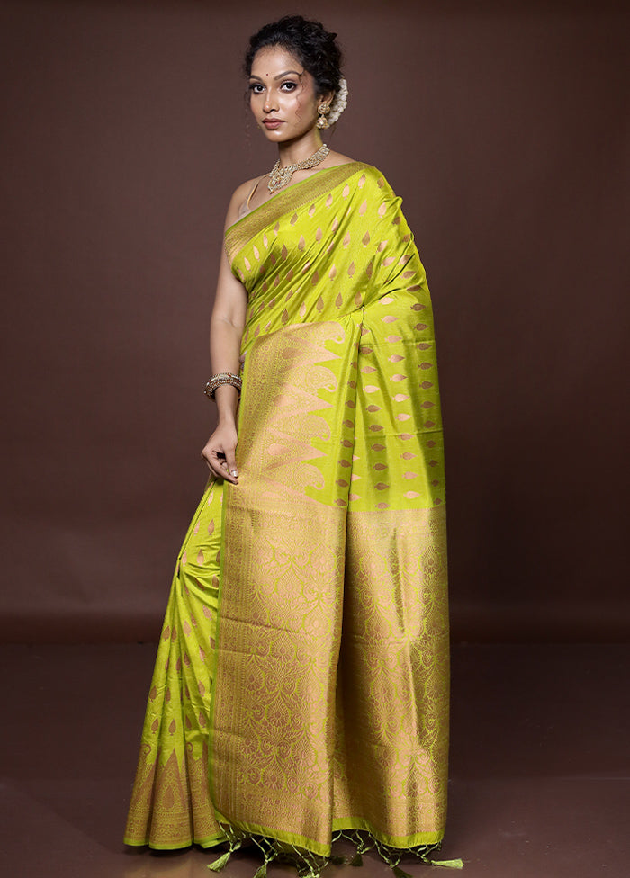 Green Dupion Silk Saree With Blouse Piece