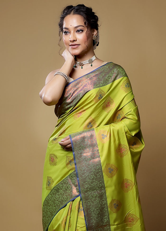 Green Dupion Silk Saree With Blouse Piece