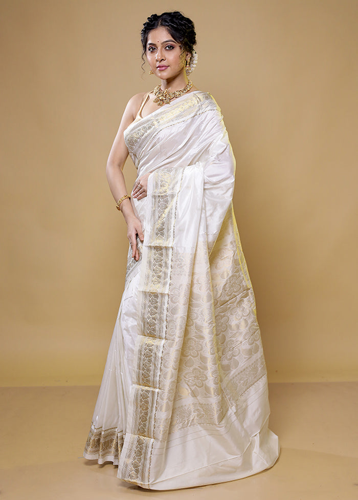 White Kanjivaram Silk Saree With Blouse Piece