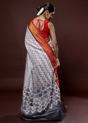 Cream Pochampally Pure Silk Saree With Blouse Piece - Indian Silk House Agencies