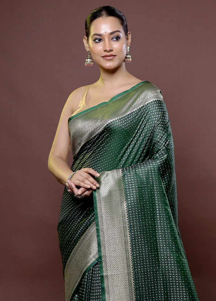 Green Uppada Silk Saree With Blouse Piece