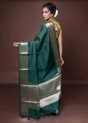 Green Cotton Saree With Blouse Piece