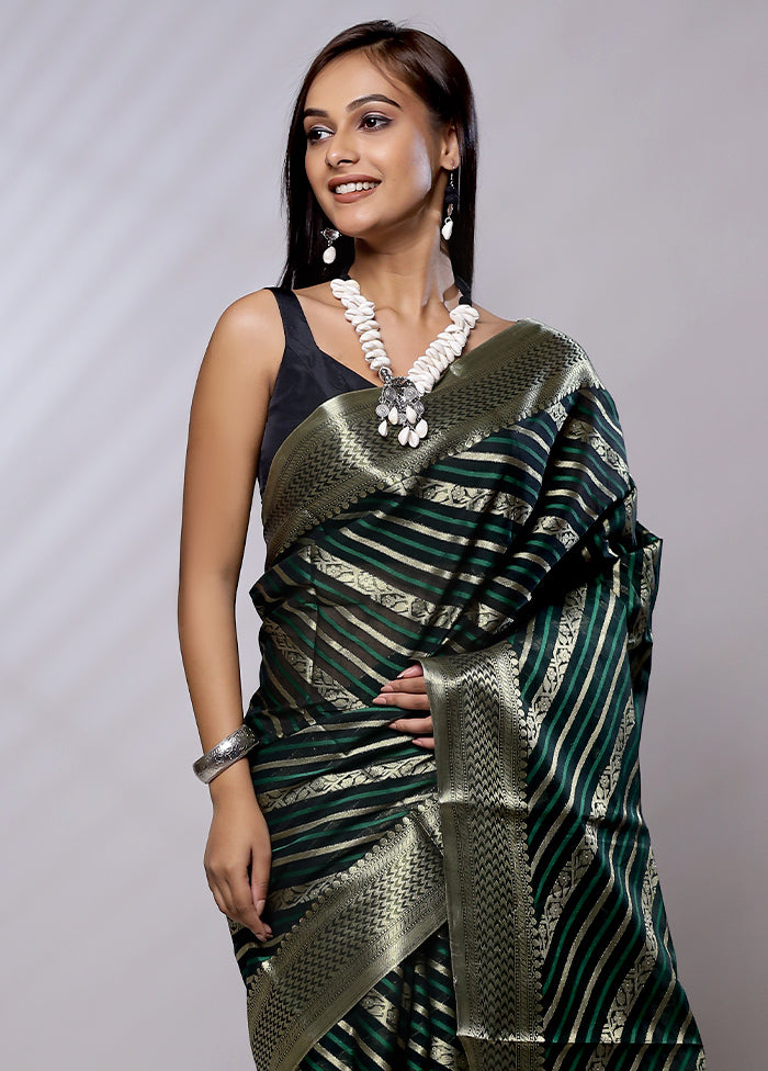 Green Pure Cotton Saree With Blouse Piece