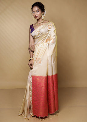 Cream Kanjivaram Silk Saree With Blouse Piece