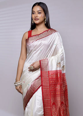 White Handloom Bomkai Pure Silk Saree With Blouse Piece