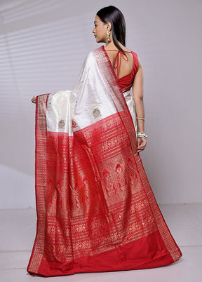 White Handloom Bomkai Pure Silk Saree With Blouse Piece