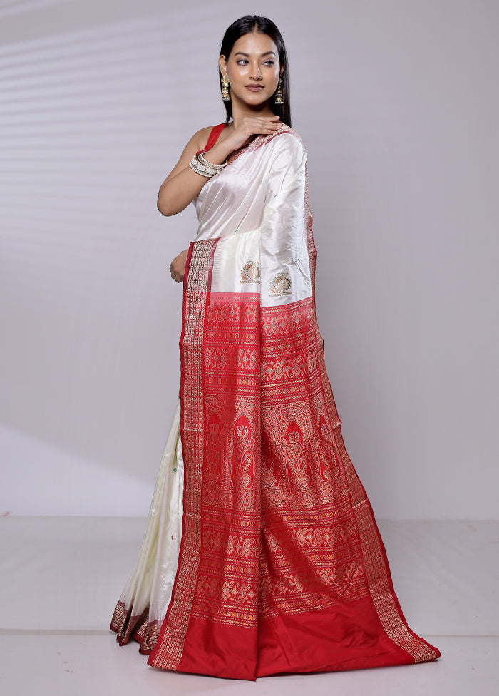 White Handloom Bomkai Pure Silk Saree With Blouse Piece