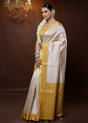 Cream Dupion Silk Saree With Blouse Piece