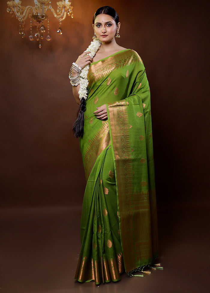 Green Dupion Silk Saree With Blouse Piece