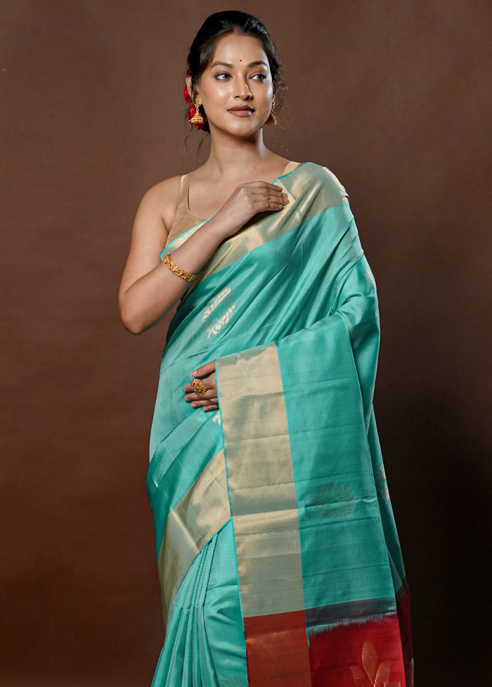 Blue Handloom Kanchipuram Pure Silk Saree With Blouse Piece