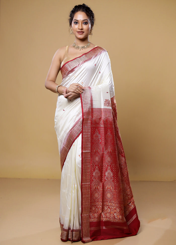 White Handloom Bomkai Pure Silk Saree With Blouse Piece