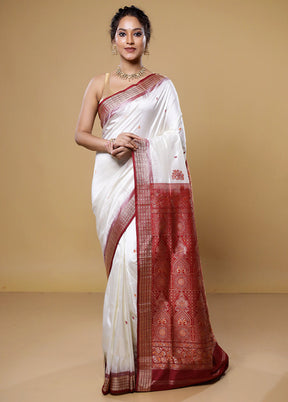 White Handloom Bomkai Pure Silk Saree With Blouse Piece