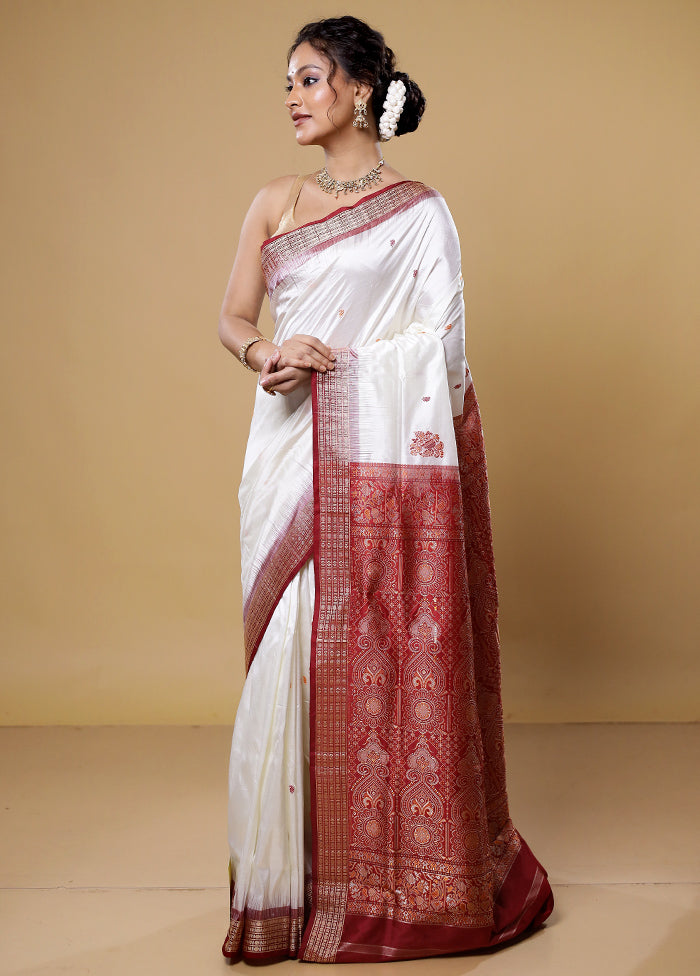 White Handloom Bomkai Pure Silk Saree With Blouse Piece