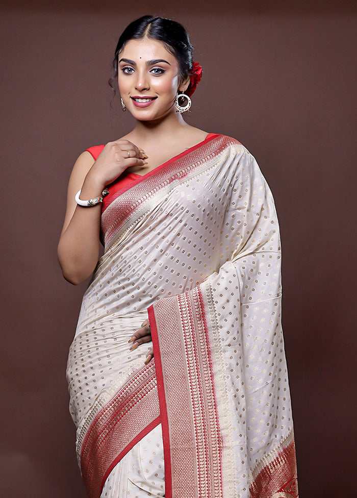 Cream Georgette Saree With Blouse Piece