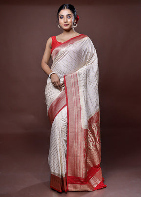 Cream Georgette Saree With Blouse Piece