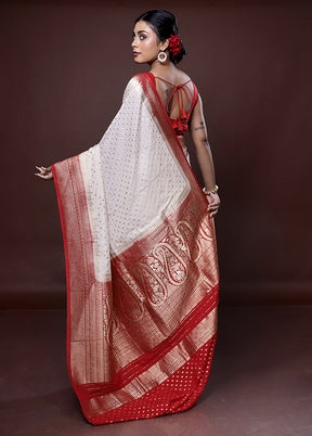 Cream Georgette Saree With Blouse Piece