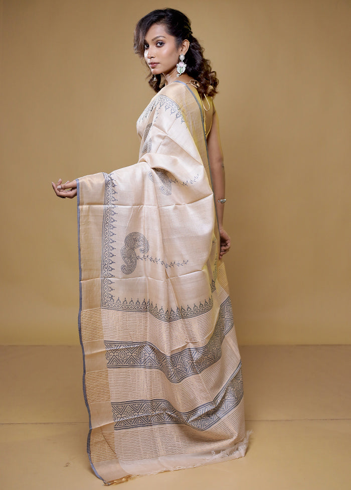 Cream Tussar Silk Saree With Blouse Piece