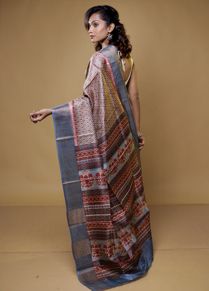 Grey Tussar Silk Saree With Blouse Piece