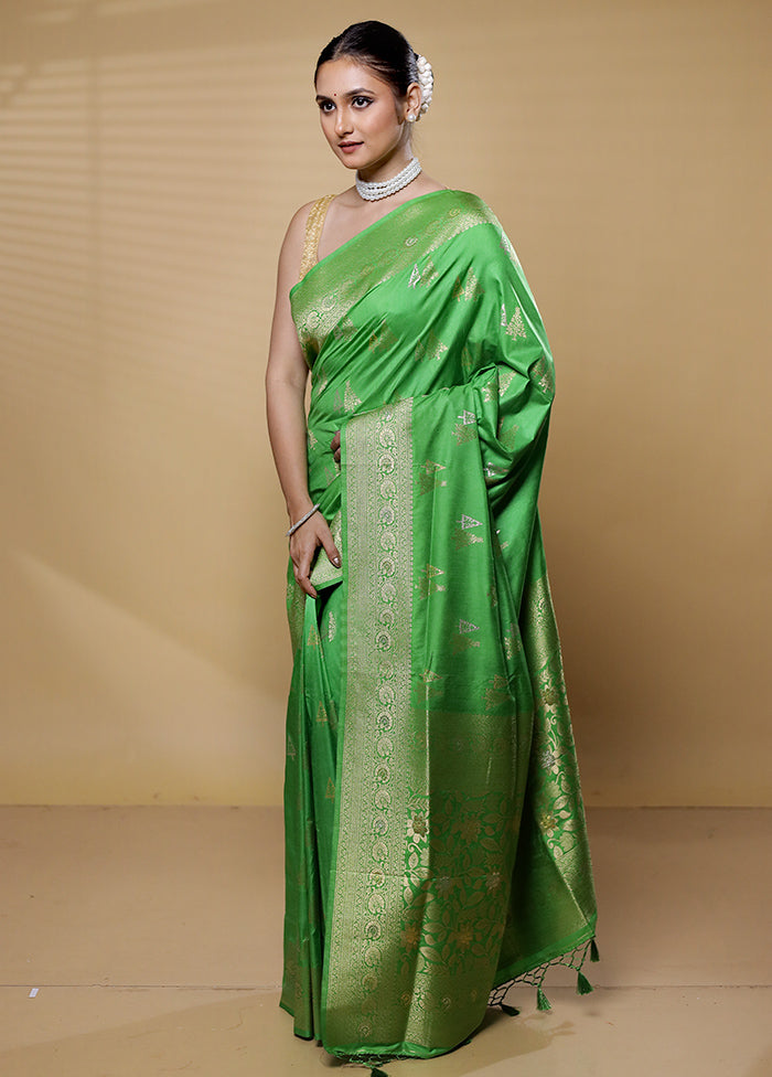 Green Dupion Silk Saree With Blouse Piece