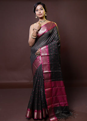 Black Cotton Saree With Blouse Piece