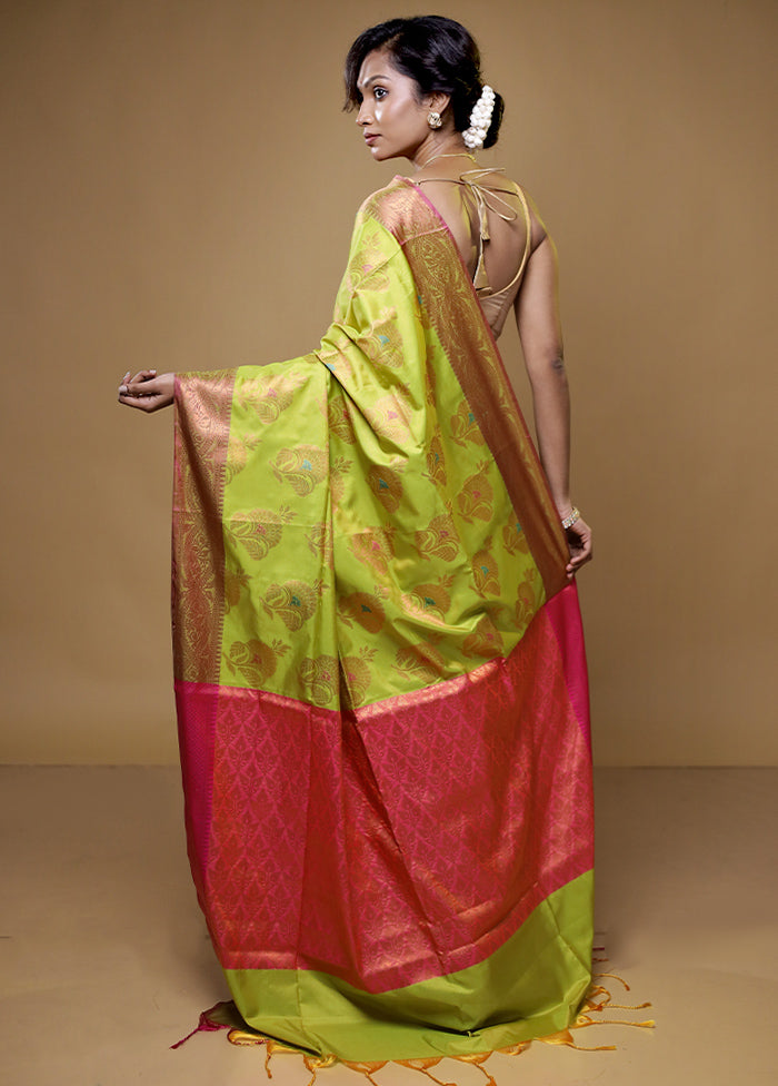 Green Dupion Silk Saree With Blouse Piece