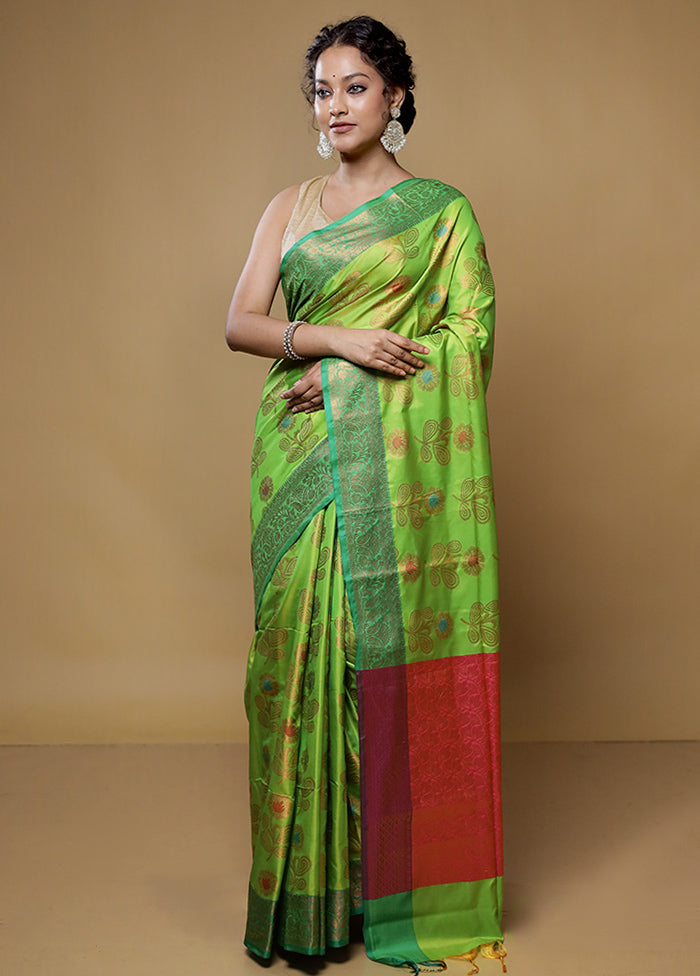 Green Dupion Silk Saree With Blouse Piece