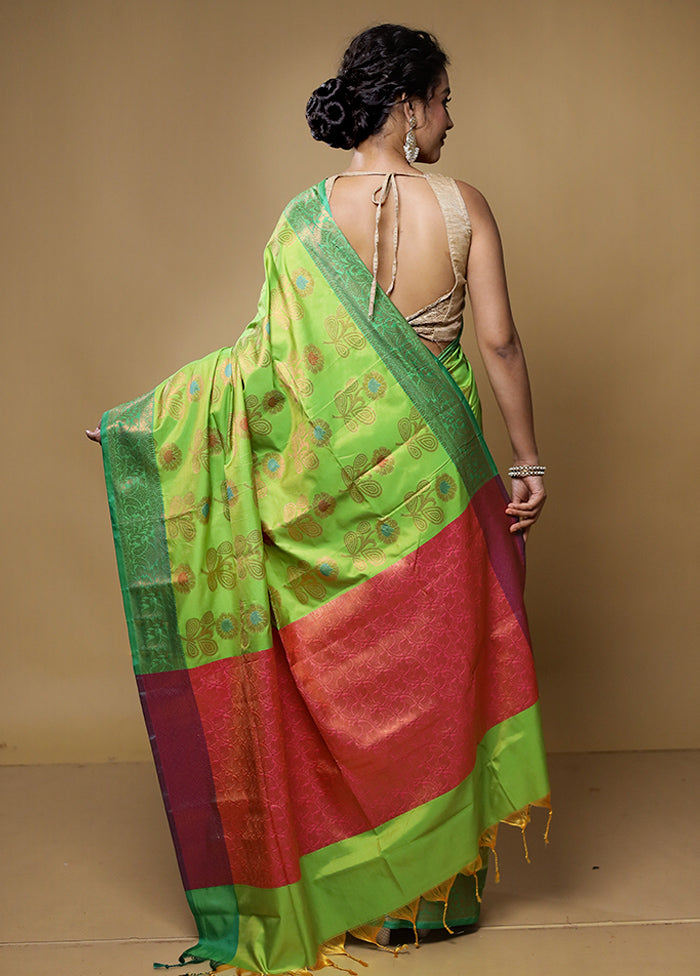 Green Dupion Silk Saree With Blouse Piece