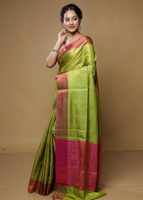 Green Dupion Silk Saree With Blouse Piece