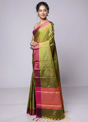 Green Dupion Silk Saree With Blouse Piece