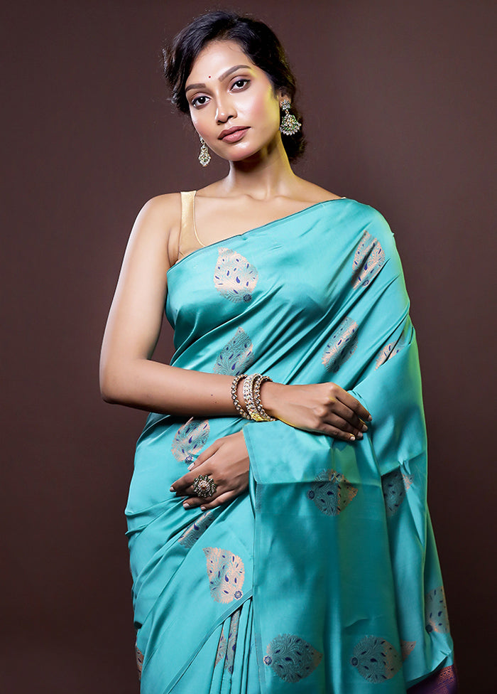 Green Kanjivaram Silk Saree With Blouse Piece