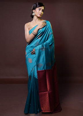 Green Kanjivaram Silk Saree With Blouse Piece