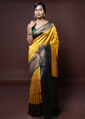 Yellow Kanjivaram Silk Saree With Blouse Piece