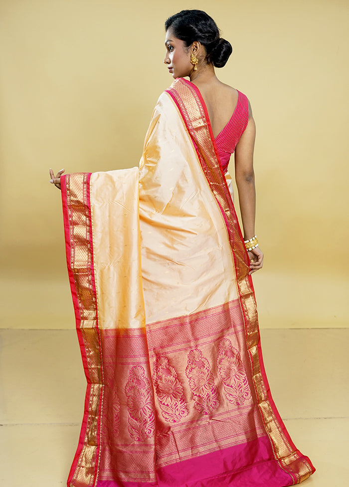 Peach Kanjivaram Silk Saree With Blouse Piece