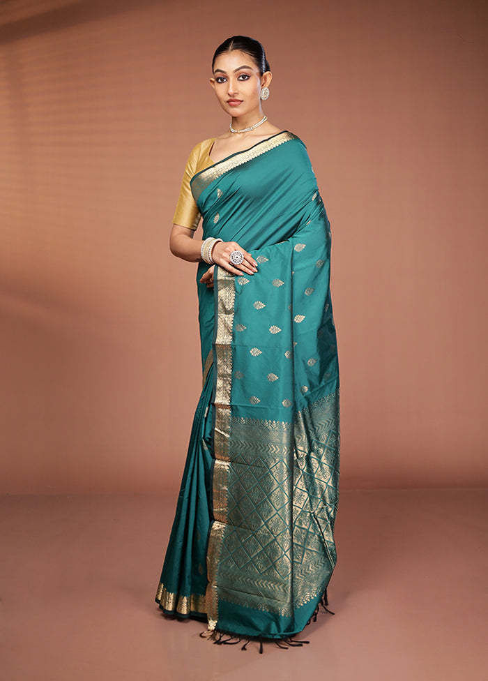 Green Kanjivaram Silk Saree With Blouse Piece