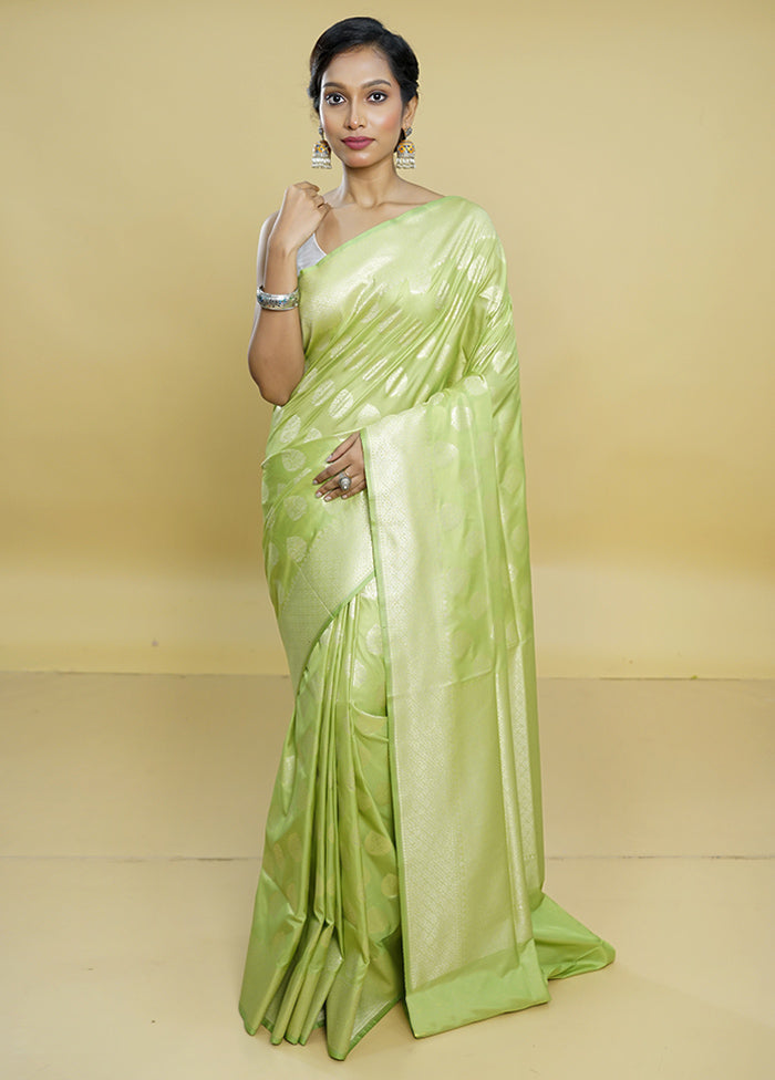 Green Uppada Silk Saree With Blouse Piece