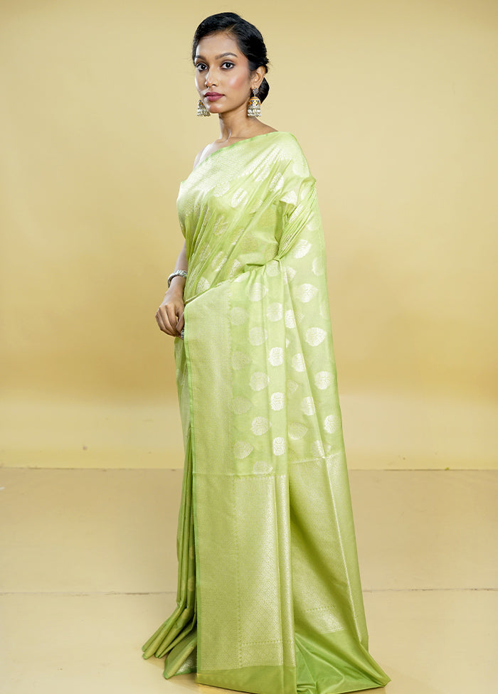 Green Uppada Silk Saree With Blouse Piece