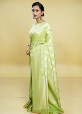 Green Uppada Silk Saree With Blouse Piece