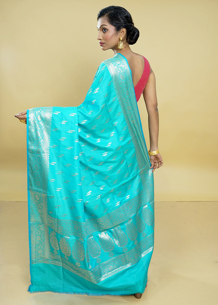 Blue Uppada Silk Saree With Blouse Piece