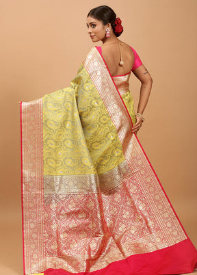 Grey Tanchoi Silk Saree With Blouse Piece