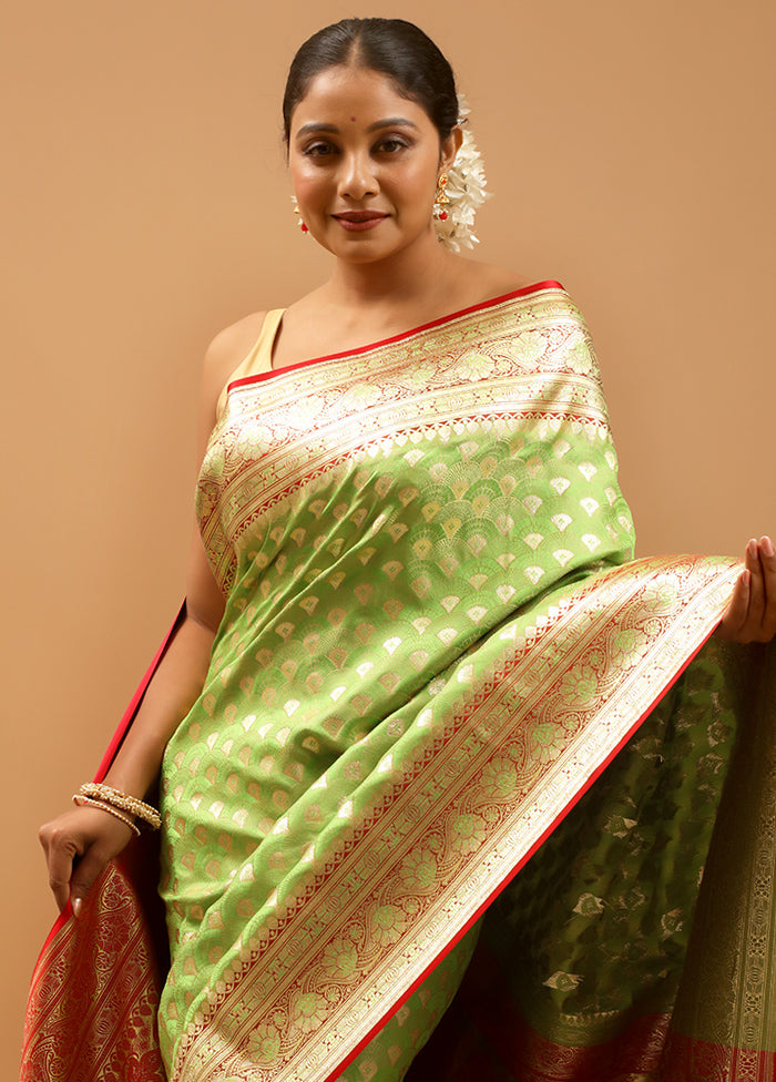 Green Tanchoi Silk Saree With Blouse Piece