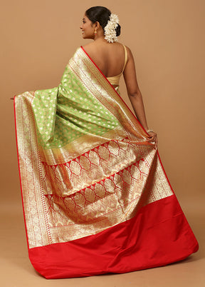 Green Tanchoi Silk Saree With Blouse Piece