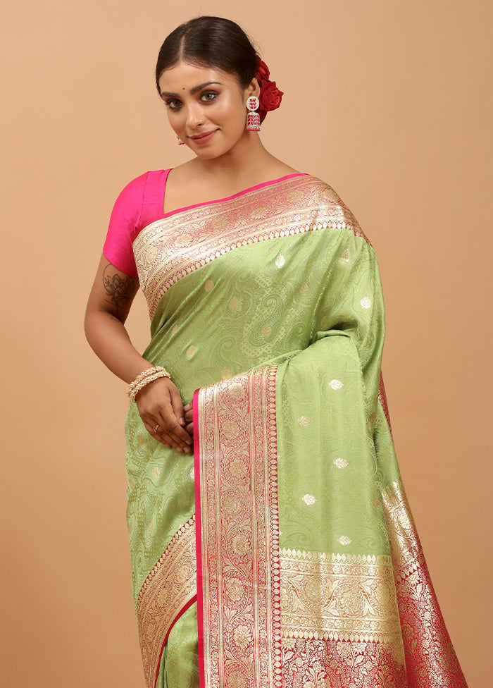 Green Tanchoi Silk Saree With Blouse Piece