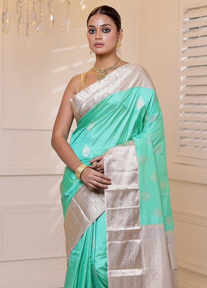 Green Handloom Kanchipuram Pure Silk Saree With Blouse Piece