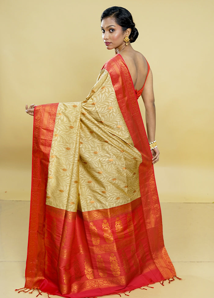 Cream Kanjivaram Silk Saree With Blouse Piece