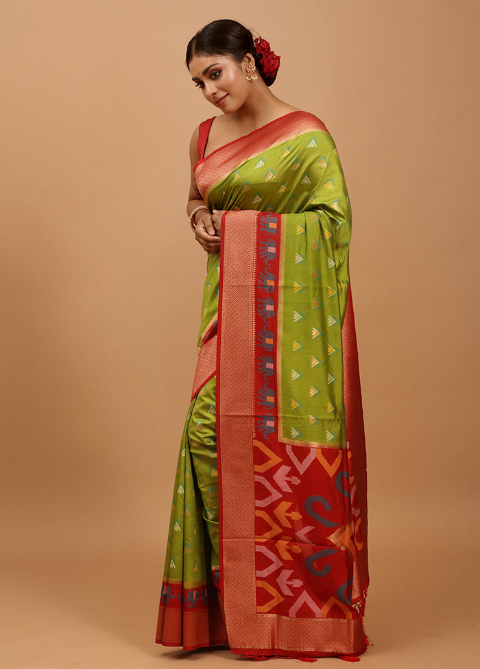 Green Dupion Silk Saree With Blouse Piece