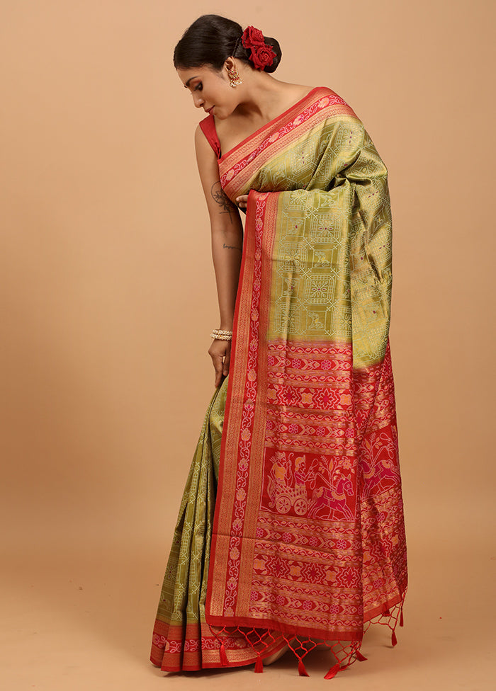 Green Dupion Silk Saree With Blouse Piece